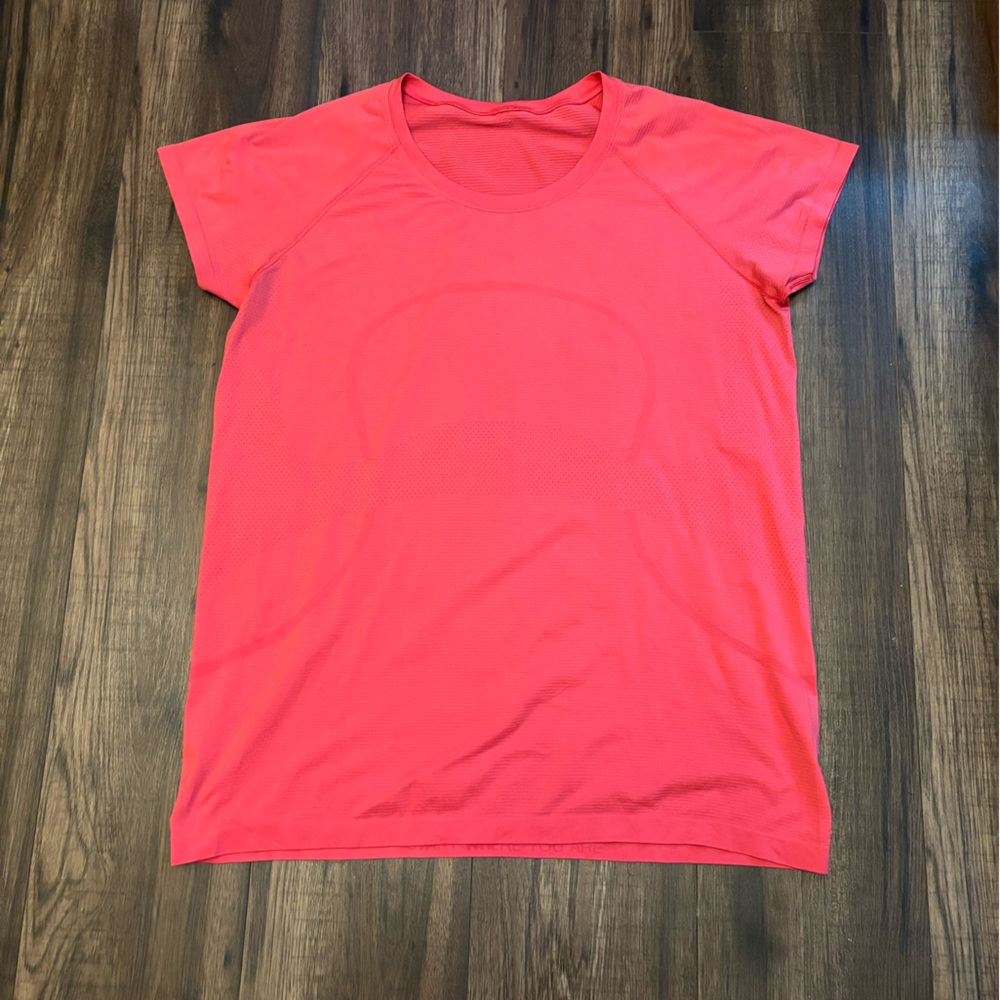 EUC Lululemon Swiftly Tech Tee. Size 18